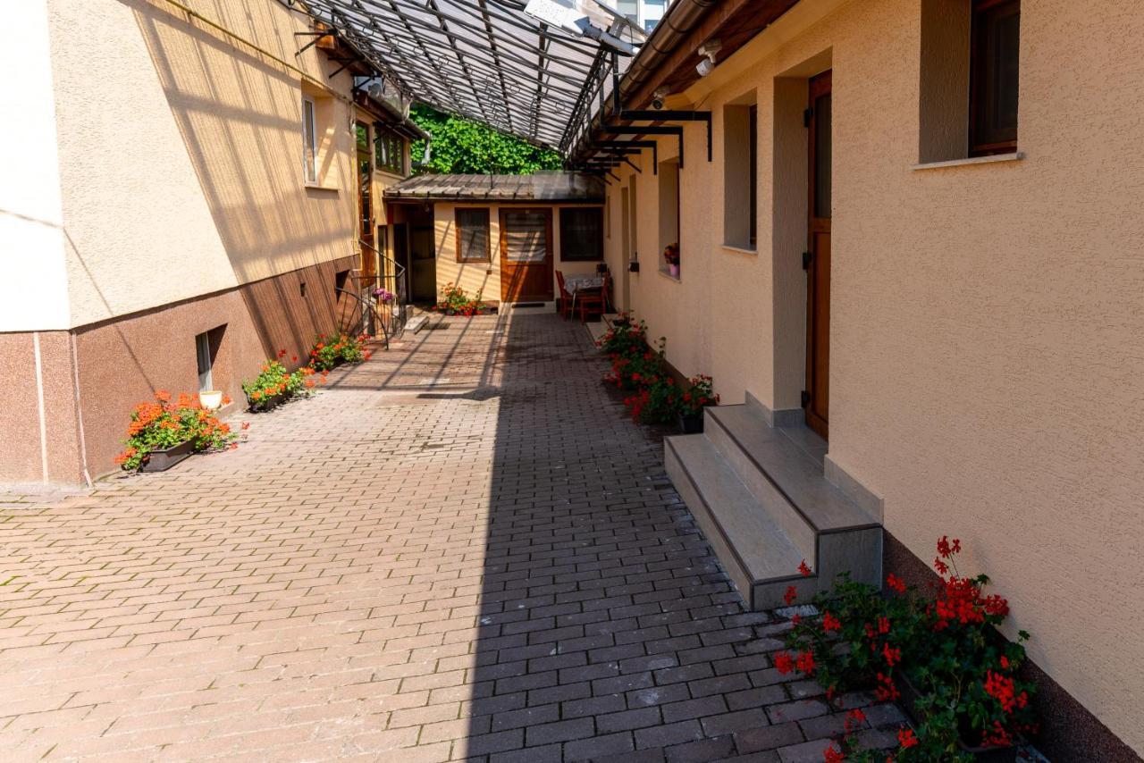La Bebe 2 Beds Apartman Vajdahunyad Kültér fotó